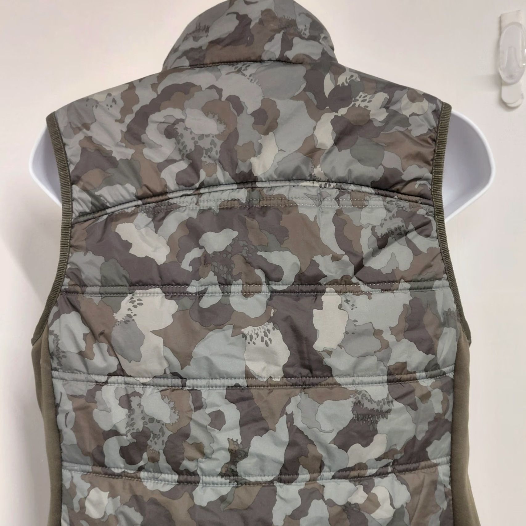 Avia Avia Vest Womens Size Medium(8/10) Zipper Hunting Green Camo Camouflage Quilted Size M / US 6-8 / IT 42-44 - 7 Thumbnail