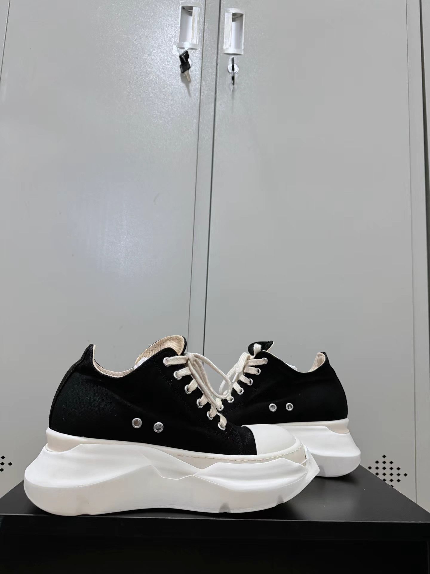 Rick Owens Rick Owens Abstract sneakers with tank sole, Converse-style Size US 7 / IT 37 - 6 Thumbnail