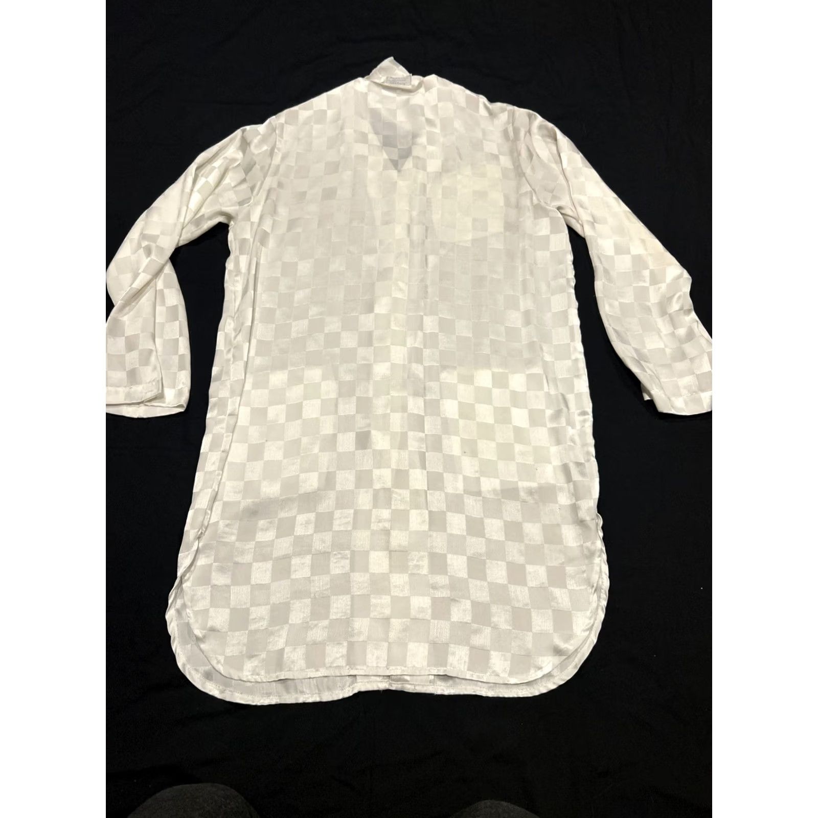 Vintage VINTAGE Jayre of California Pajama Top Womens Size M White Satin 80s Sleepwear A23 Size M / US 6-8 / IT 42-44 - 5 Thumbnail