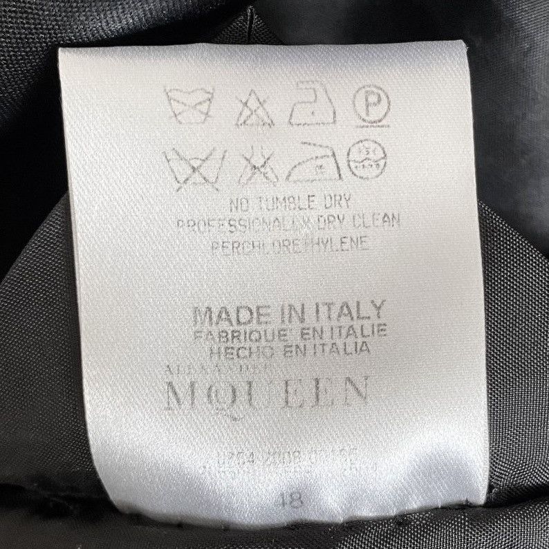 Alexander McQueen Iconic Alexander McQueen jacket with power shoulders Size M / US 6-8 / IT 42-44 - 7 Thumbnail