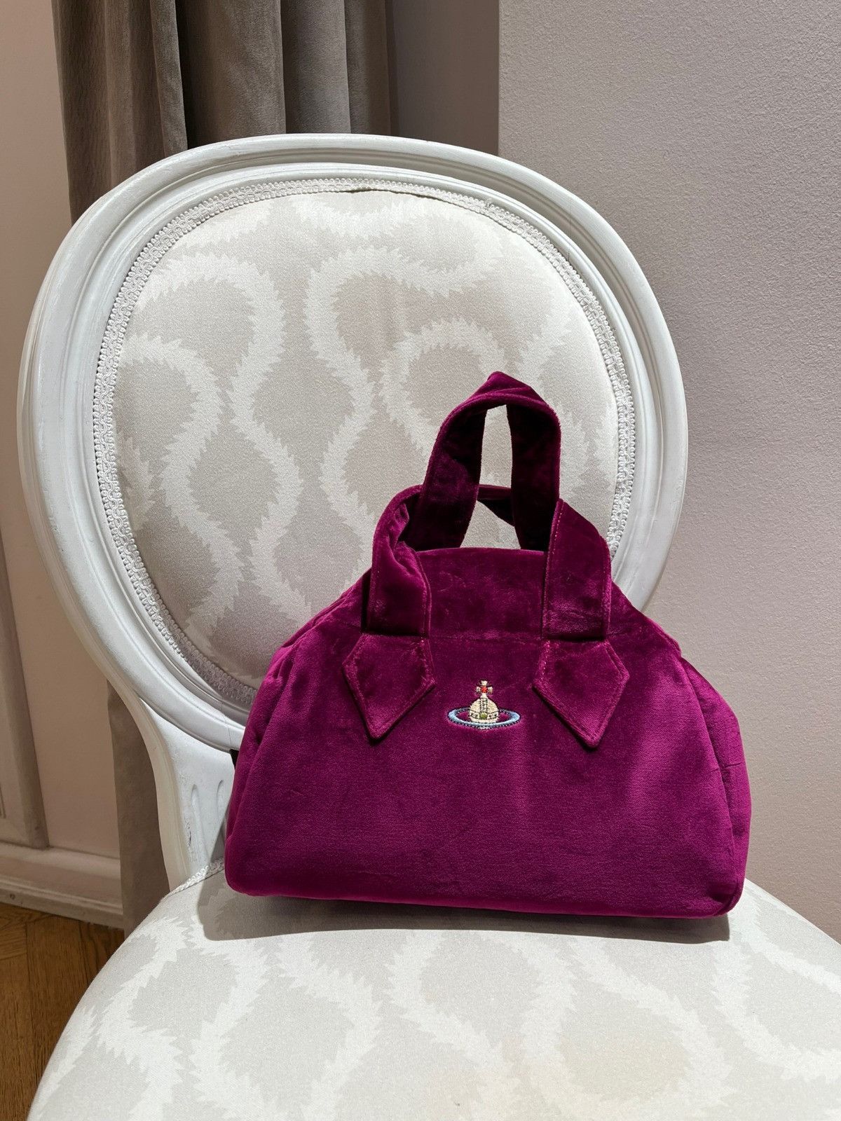 Vivienne Westwood o1f1d3z0825 Size: OS / Medium Velvet Handbag in Purple Size ONE SIZE - 1 Preview