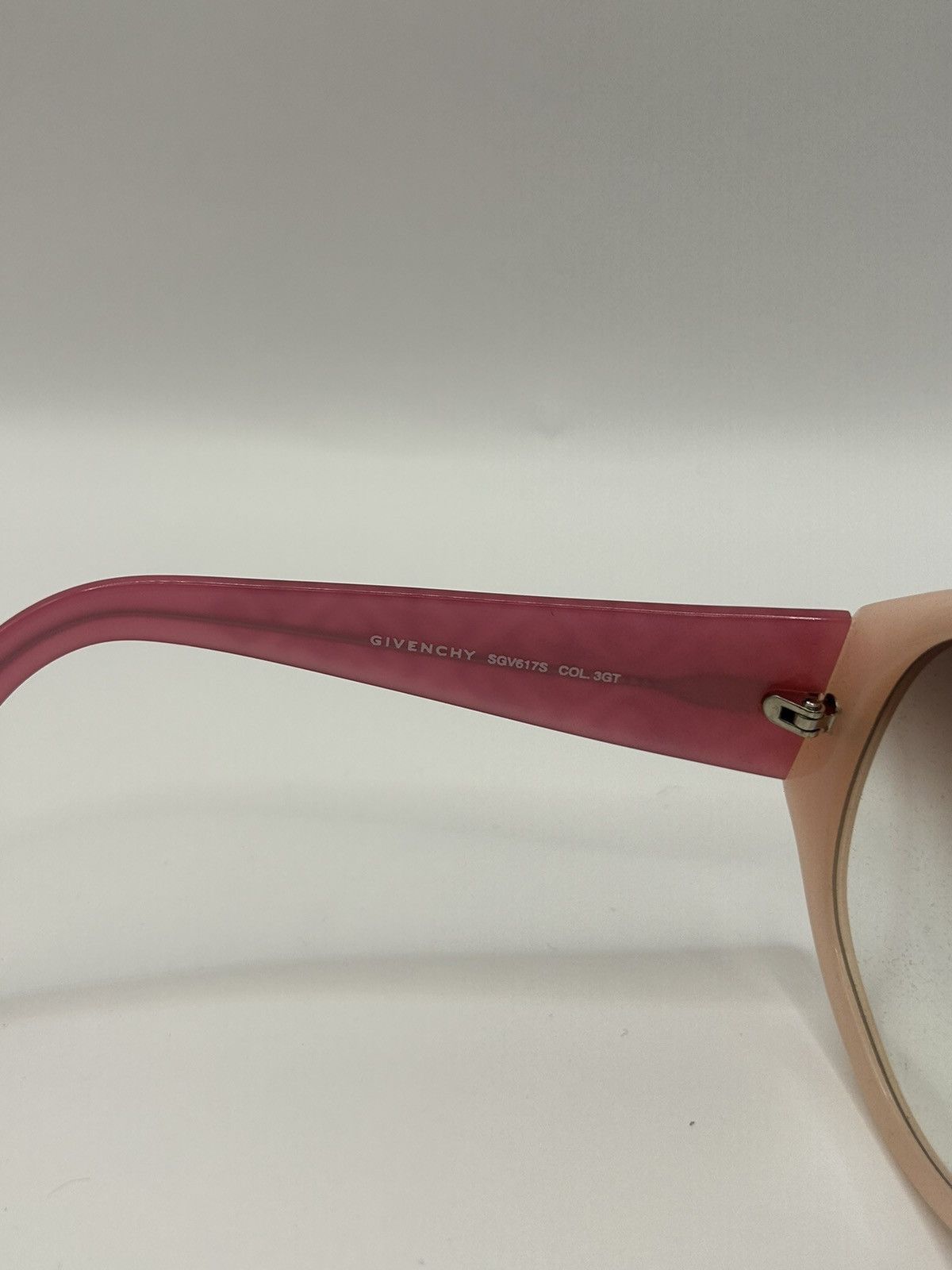 Givenchy Givenchy Sunglasses SGV617S Size ONE SIZE - 4 Thumbnail