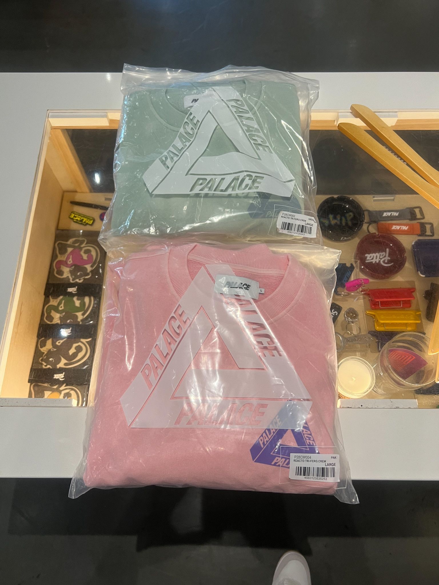 Palace Palace Reacto Tri-Ferg Crew Pink • L Size US L / EU 52-54 / 3 - 4 Thumbnail