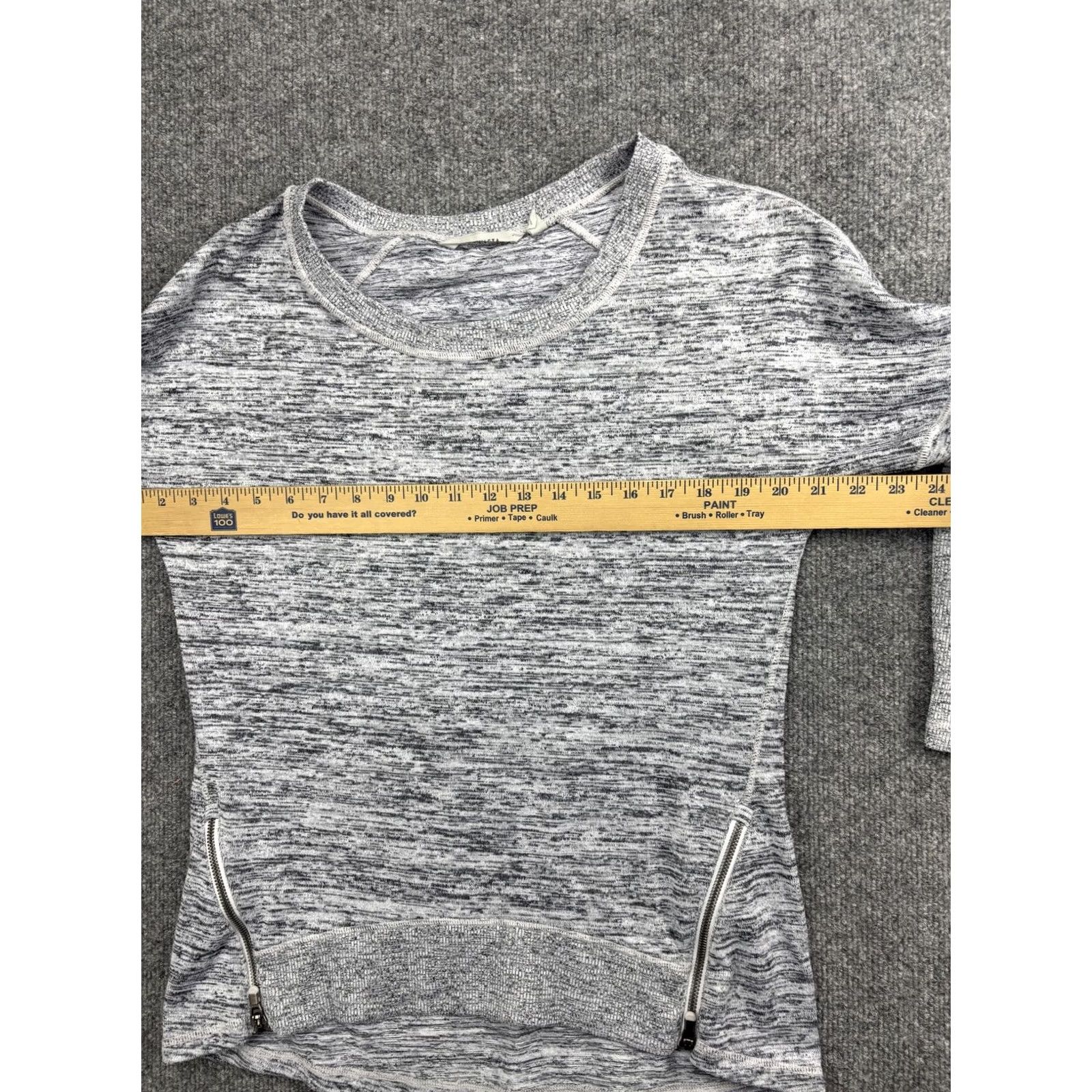 Athleta Athleta Sweatshirt Womens M Gray Heather Zip Pockets Pullover Long Sleeve Crew Neck Size M / US 6-8 / IT 42-44 - 4 Thumbnail