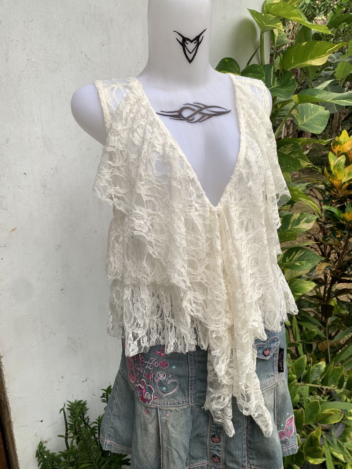 Japanese Brand y2k Unknown White Ruffle Button Floral Trim Blouse Top Size M / US 6-8 / IT 42-44 - 2 Thumbnail