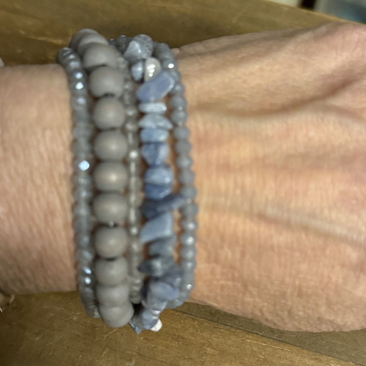 Other Gray multi strand mixed bead and agate chip toggle bracelet Size ONE SIZE - 4 Thumbnail
