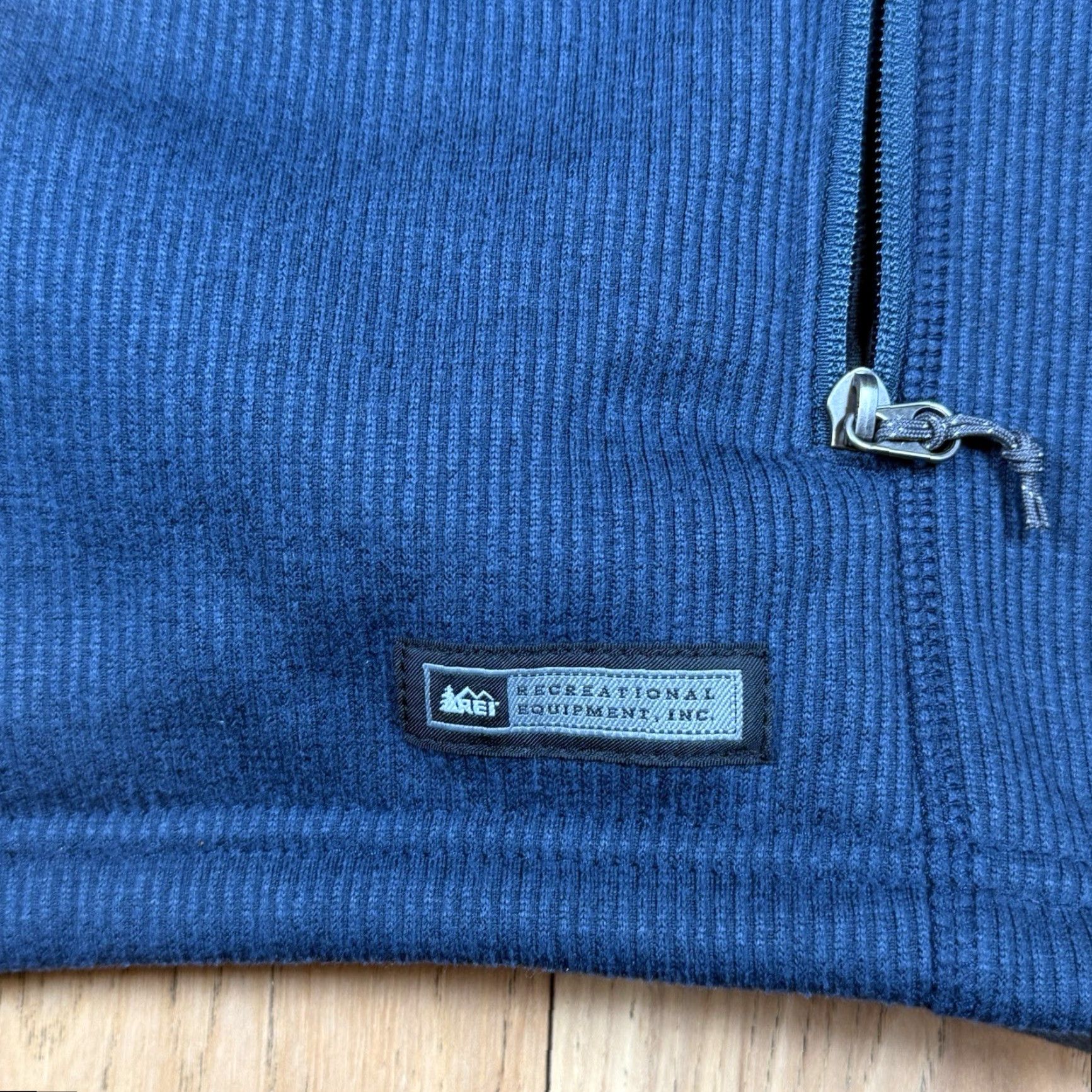 Vintage VINTAGE REI Vest Main Selling Point Mens Large Blue Polyester Rare New With Tags Y2K - Mens L Blue Vest Size US L / EU 52-54 / 3 - 5 Thumbnail