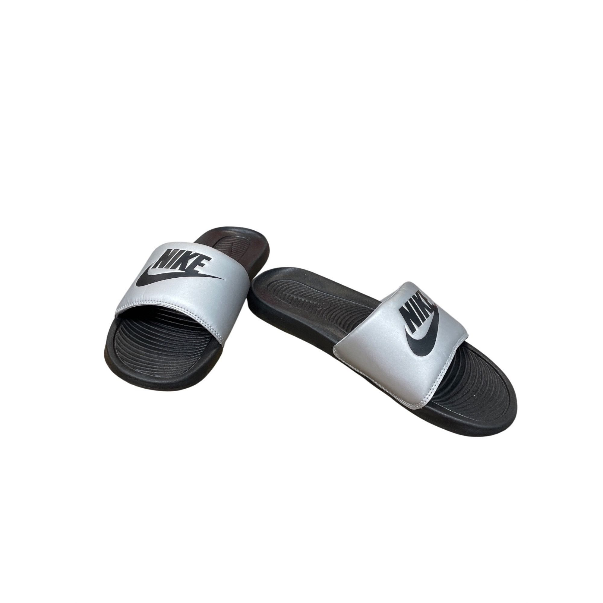 Nike Nike womans black silver sliders casual sandals sz 10 SKU 98 Size US 10 / IT 40 - 2 Thumbnail