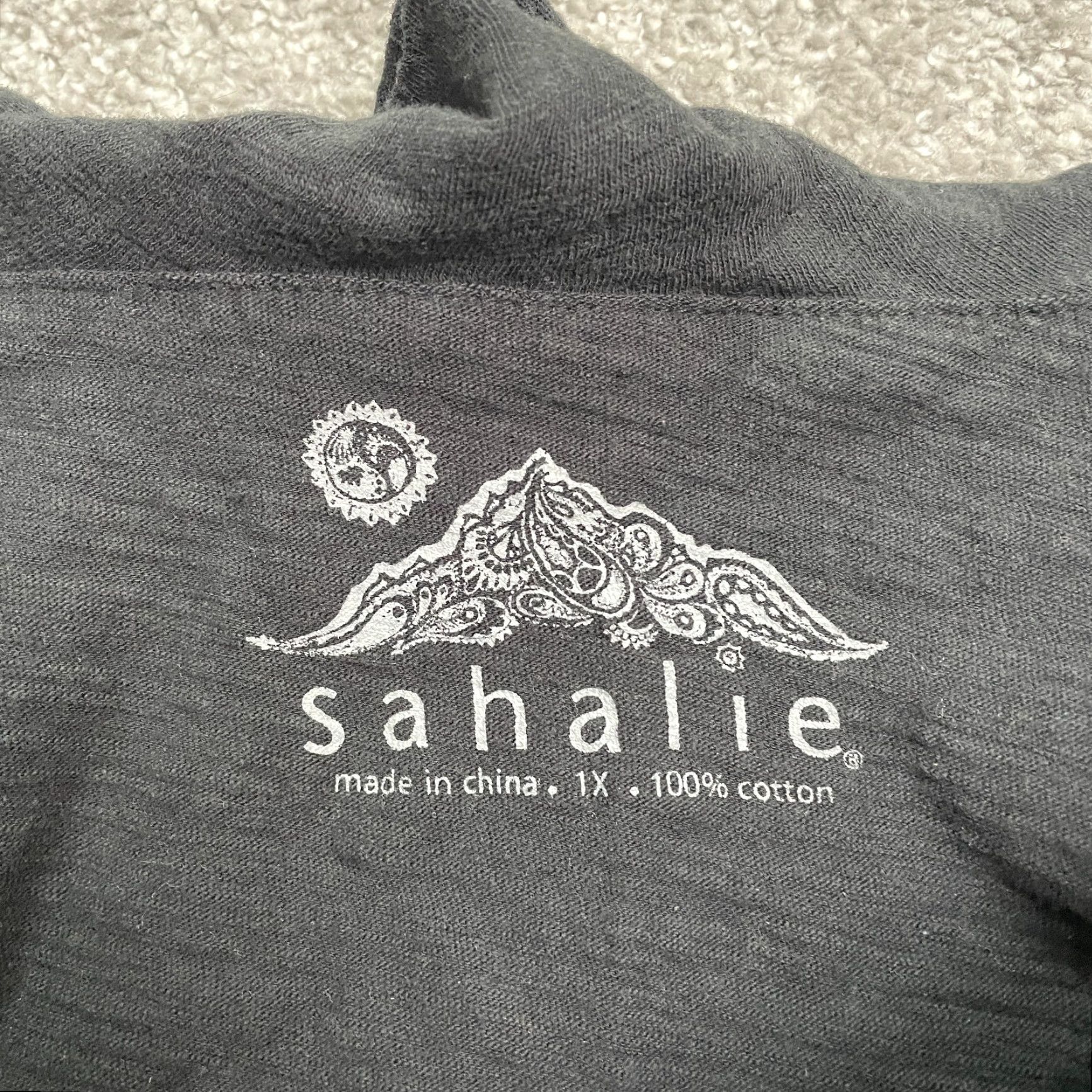 Vintage Sahalie Tank Top Womens Plus Size 1X Black 100% Cotton Sleeveless Ruffle V-Neck Casual Shirt Size XL / US 12-14 / IT 48-50 - 4 Thumbnail
