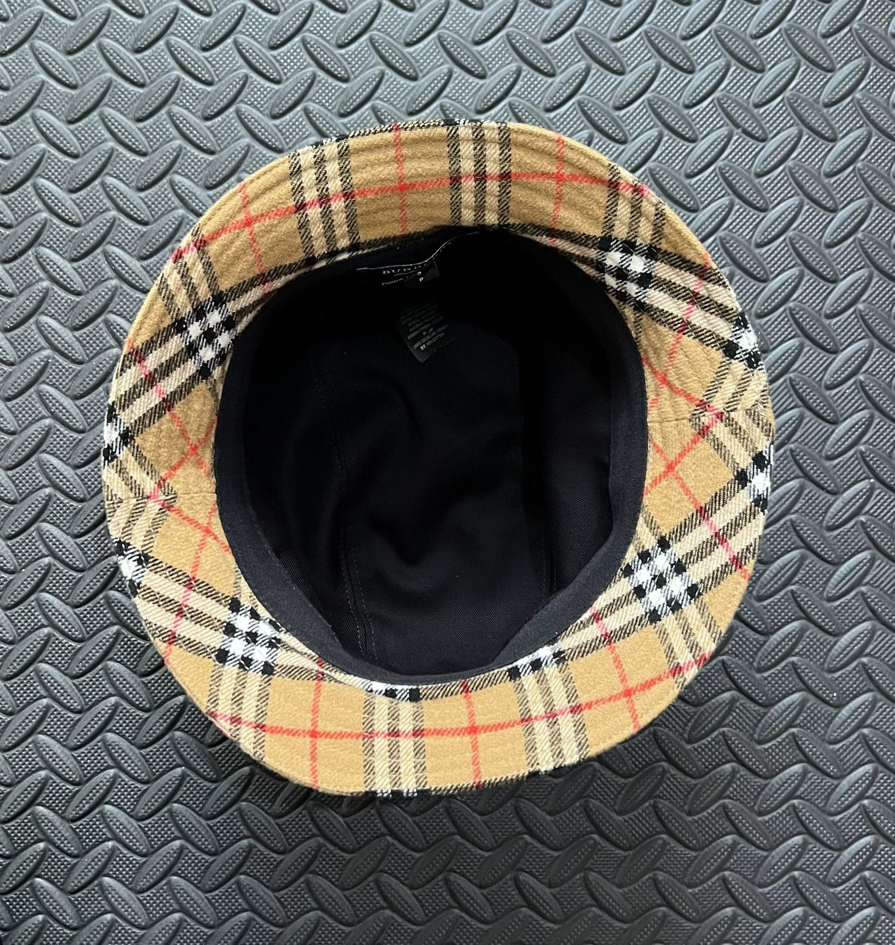 Burberry Burberry x Gosha Check Wool Bucket Hat (S) Size ONE SIZE - 5 Thumbnail