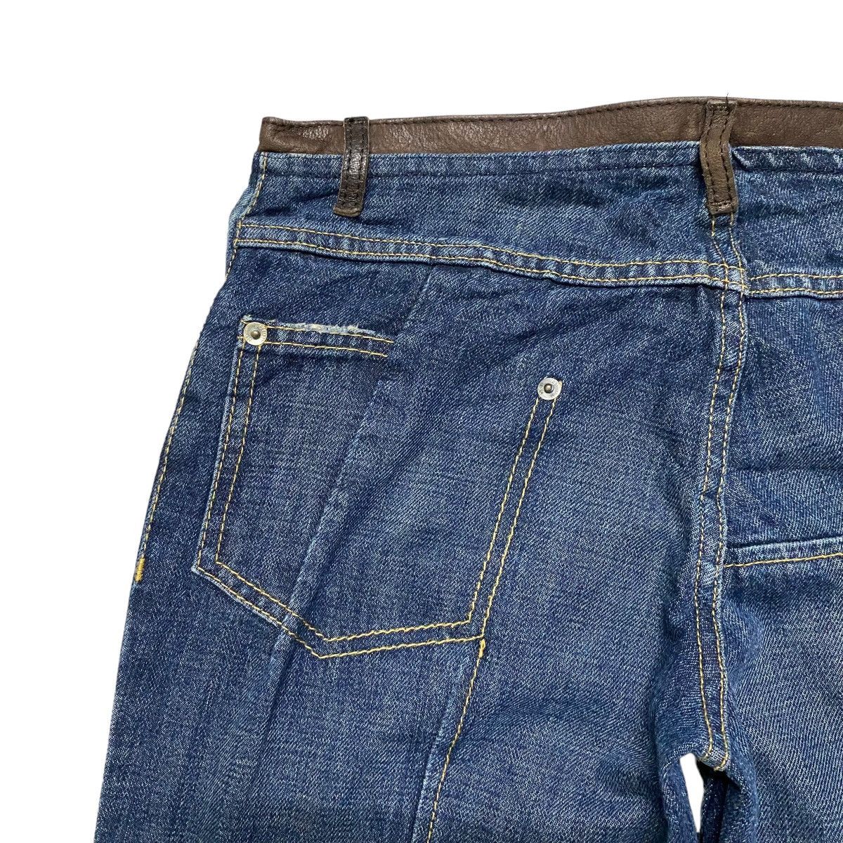 Neil Barrett Neil Barrett Denim Leather Trimmed Flare Jeans Low Rise Size 28" / US 6 / IT 42 - 11 Thumbnail