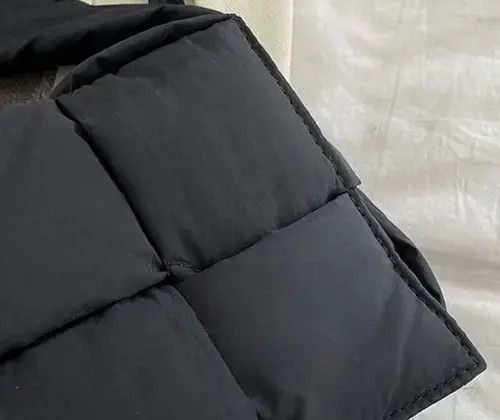 VIBE Fashion y2k quilted woven crossbody messenger bag vintage Size ONE SIZE - 4 Thumbnail