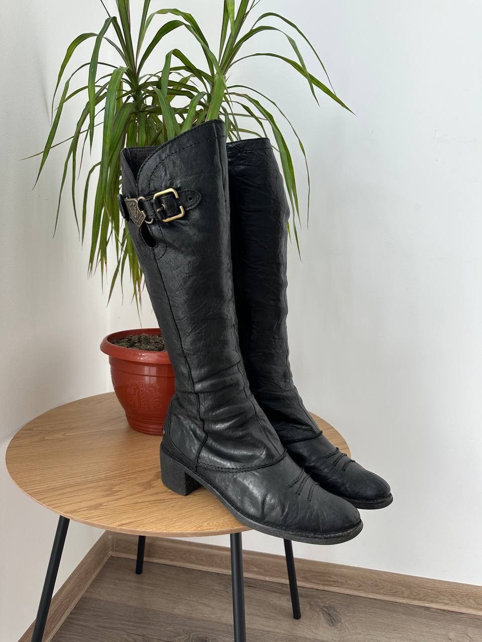 Genuine Leather × Japanese Brand CAFENOIR Women’s Black Leather Knee-High Italian Boots Size US 8.5 / IT 38.5 - 2 Thumbnail