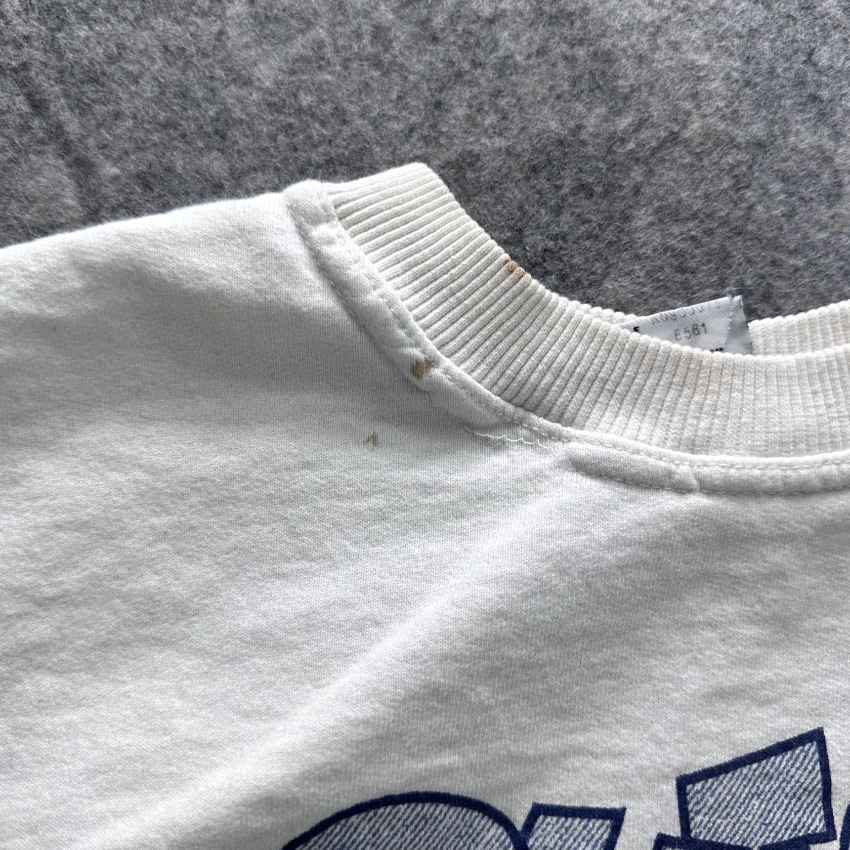 Guess VINTAGE GUESS Sweatshirt Mens Small White Graphic Crewneck Pullover 80s Size US S / EU 44-46 / 1 - 4 Thumbnail