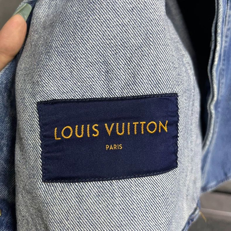 Louis Vuitton Louis Vuitton Blue full-print Logo single-breasted lapel d Size US M / EU 48-50 / 2 - 4 Thumbnail