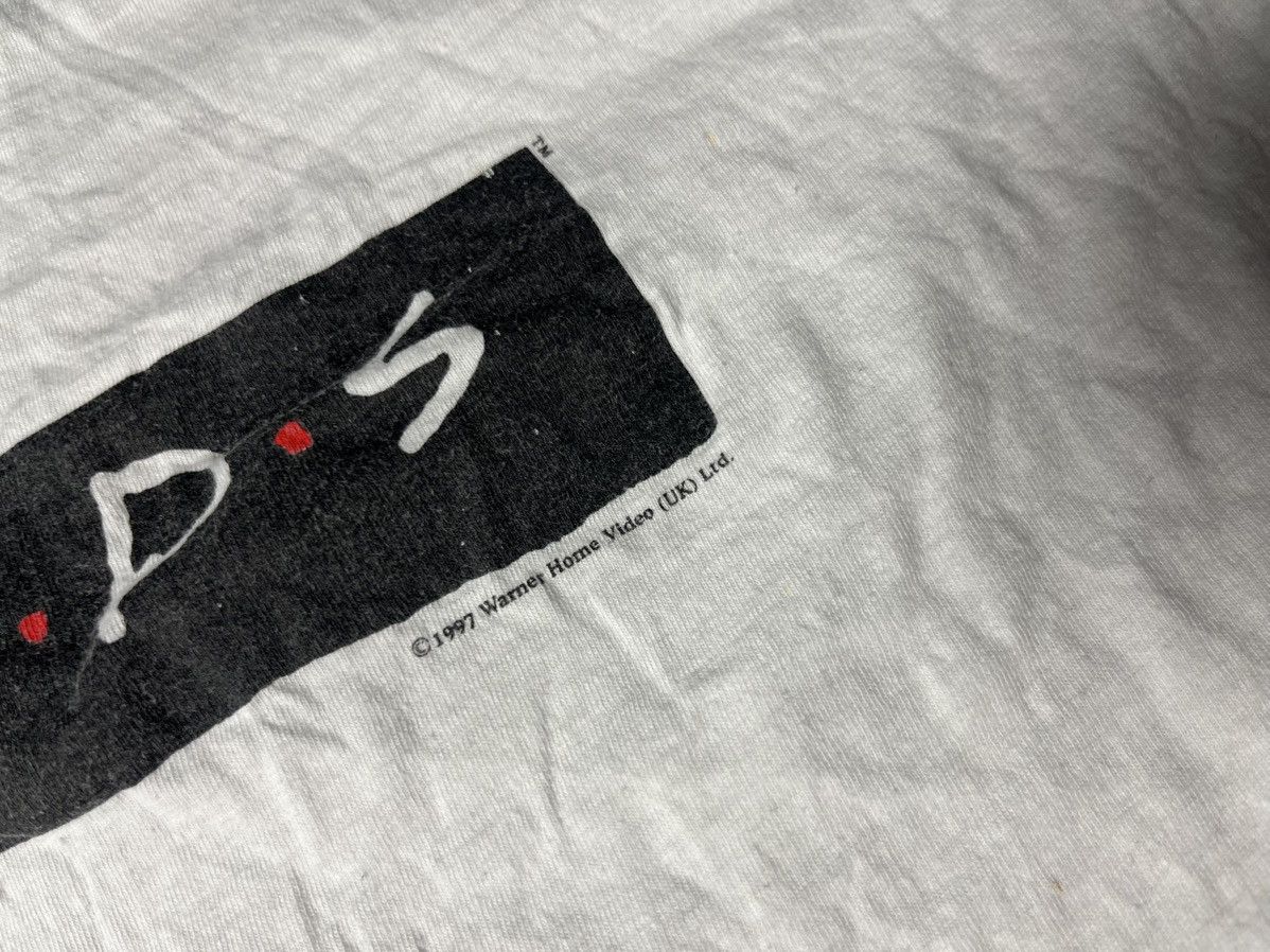 Band Tees Vintage 1997 Friends TV Series Movie White T-shirt Sz Large Size US L / EU 52-54 / 3 - 5 Thumbnail