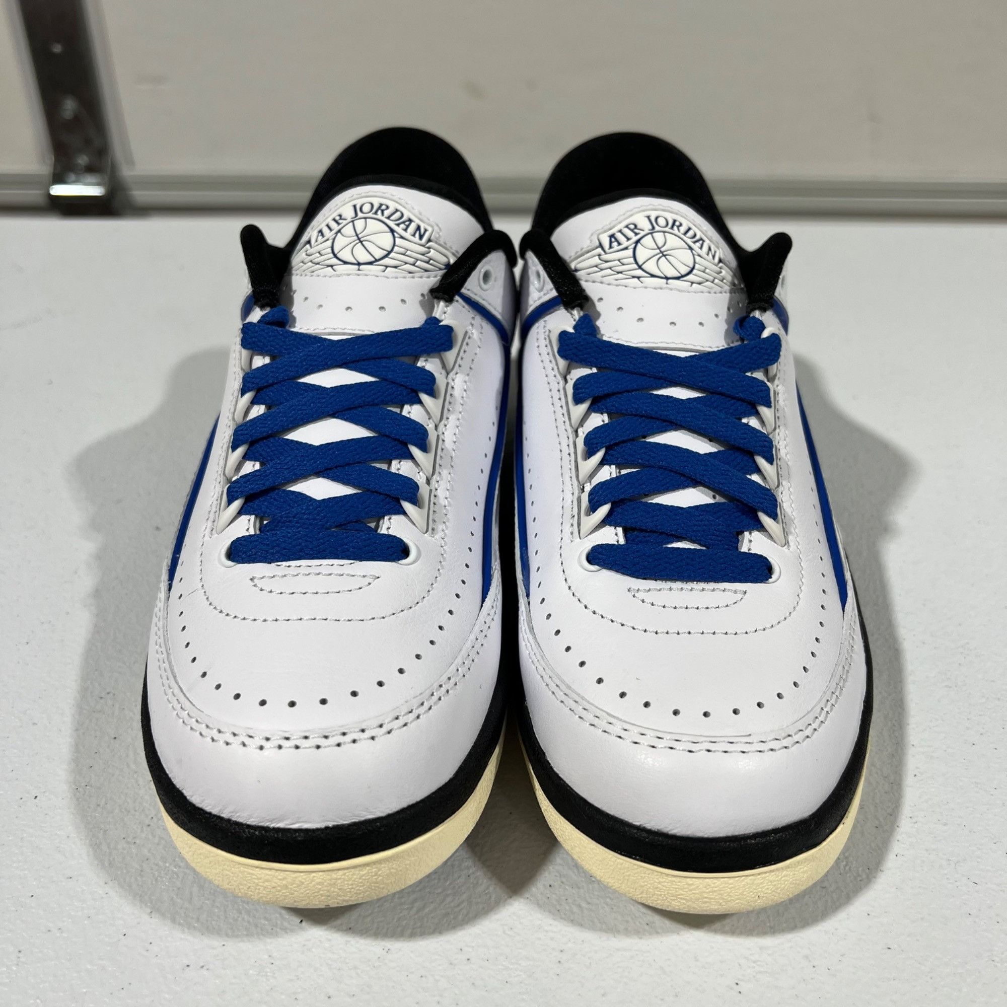 Jordan Brand NIB NIKE WOMENS AIR JORDAN 2 RETRO LOW VARSITY ROYAL SZ 6 Size US 6 / IT 36 - 2 Thumbnail