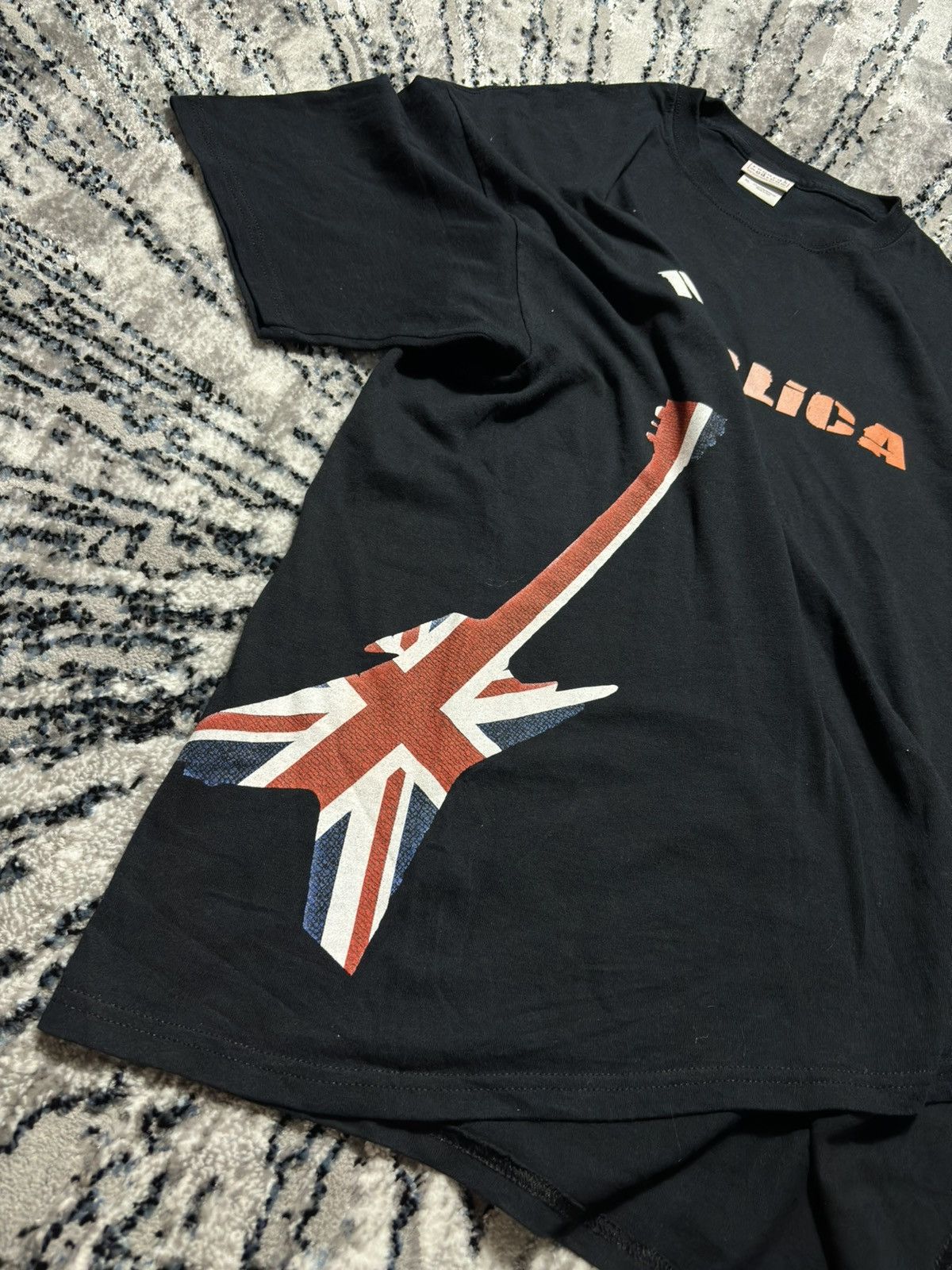Band Tees × Vintage Vintage 00s Metallica Guitar Rock Band Black Tee Size US XL / EU 56 / 4 - 2 Thumbnail