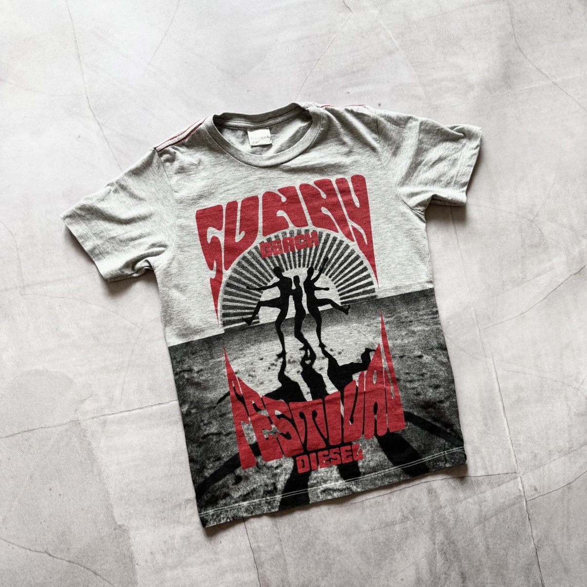 Diesel 00s Diesel Sunny Beach Festival T-Shirt Tee Y2K Size XS / US 0-2 / IT 36-38 - 1 Thumbnail