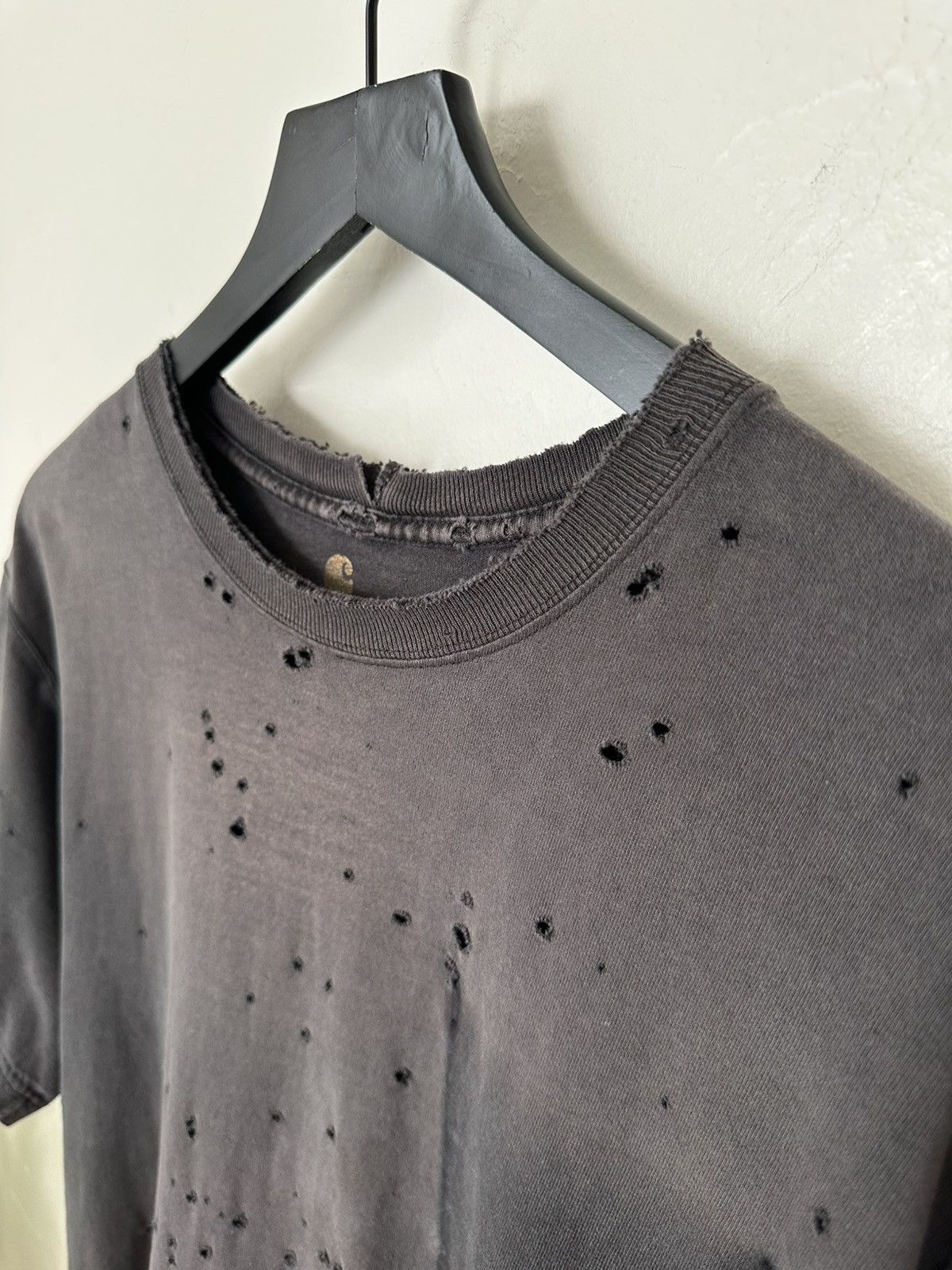 Carhartt (M) ABSOLUTELY BLASTED THRASHED Carhartt T Shirt Size US M / EU 48-50 / 2 - 4 Thumbnail