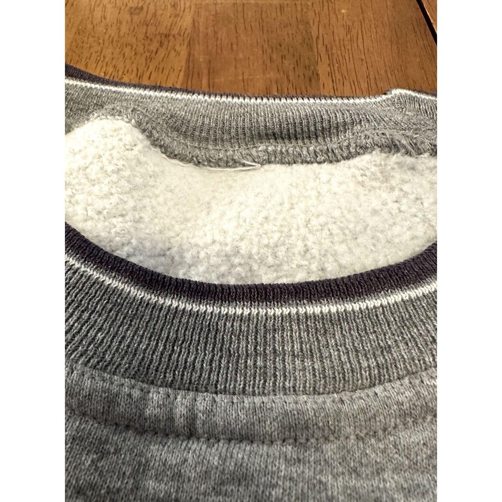 Vintage VINTAGE Sweatshirt XL Gray Crewneck Embroidered Men’s Health Size XL / US 12-14 / IT 48-50 - 3 Thumbnail