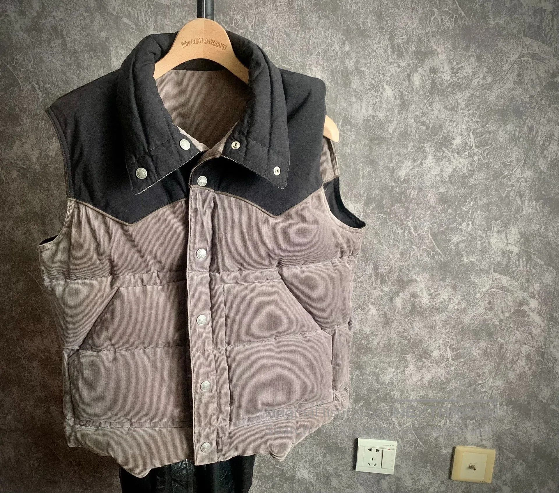 The Flat Head Flat Head Reversible Down Vest. Size US M / EU 48-50 / 2 - 1 Thumbnail
