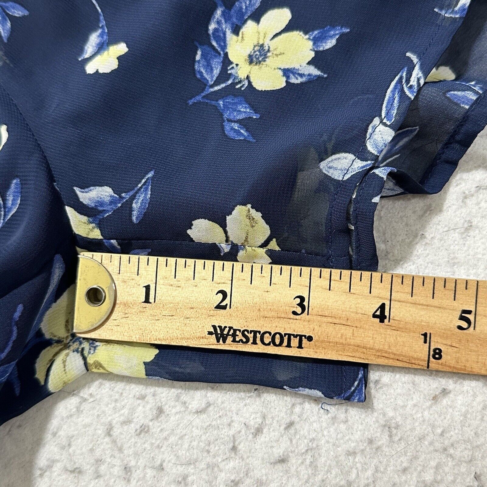 Other BCX Small Blue Yellow Floral Romper 4" Inseam Lightweight Size 28" / US 6 / IT 42 - 8 Thumbnail