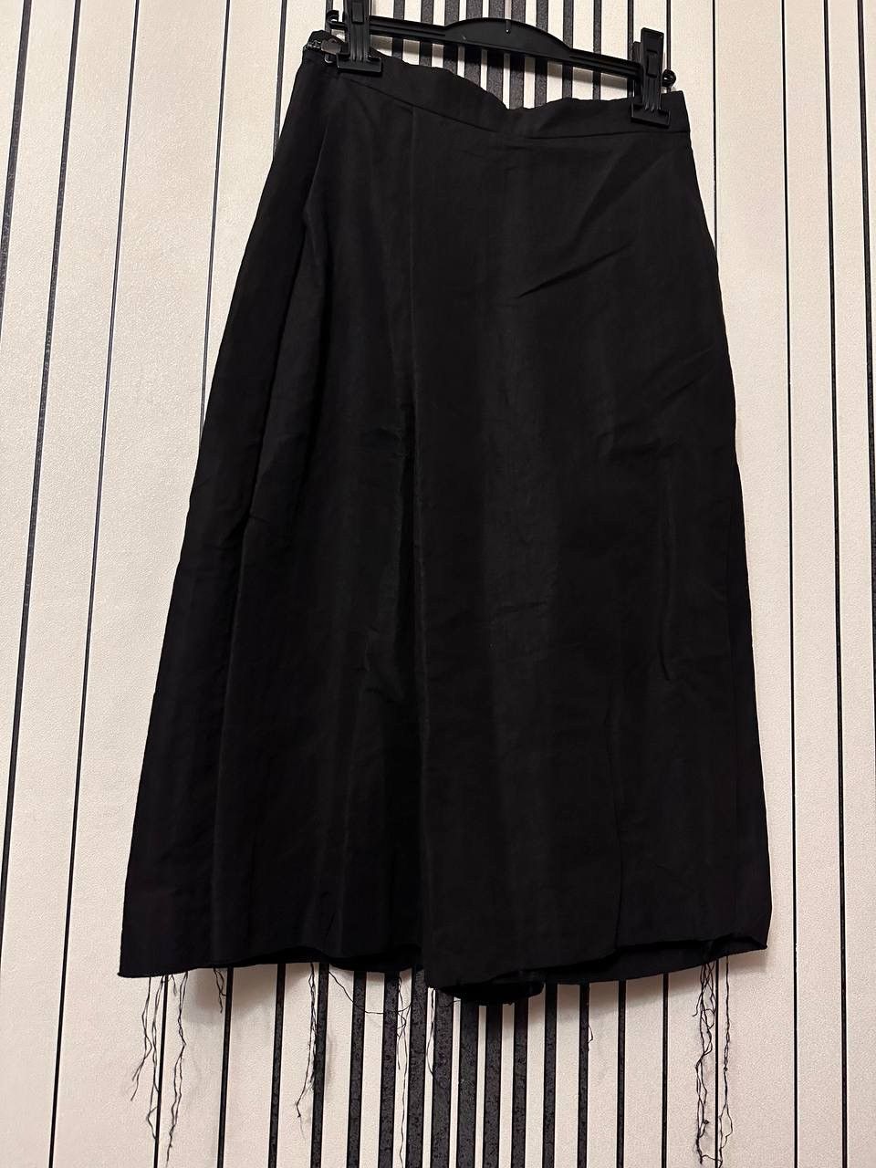 Julius 🪭2009 Julius CANON 2 Japan Asymmetrical Dark Shorts/Pants Size US 28 / EU 44 - 1 Thumbnail