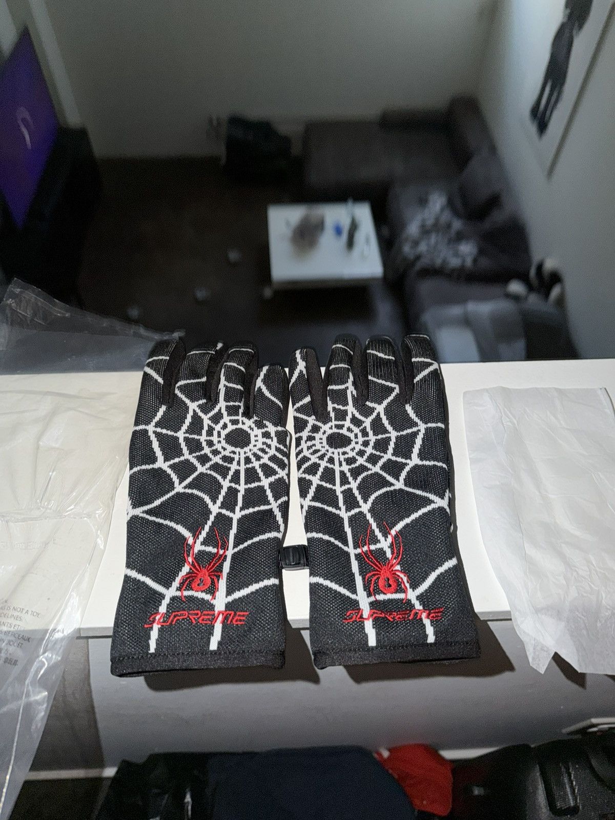 Spyder × Supreme Supreme X Spyder FW24 Gloves in ‘Black’, Size Medium Size ONE SIZE - 4 Thumbnail