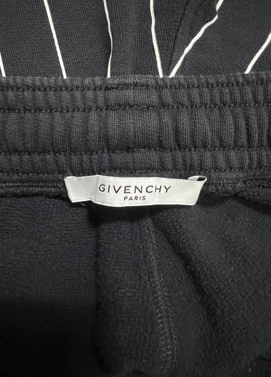 Givenchy Givenchy - Stars Stripe Sweatshorts Size US 30 / EU 46 - 14 Thumbnail