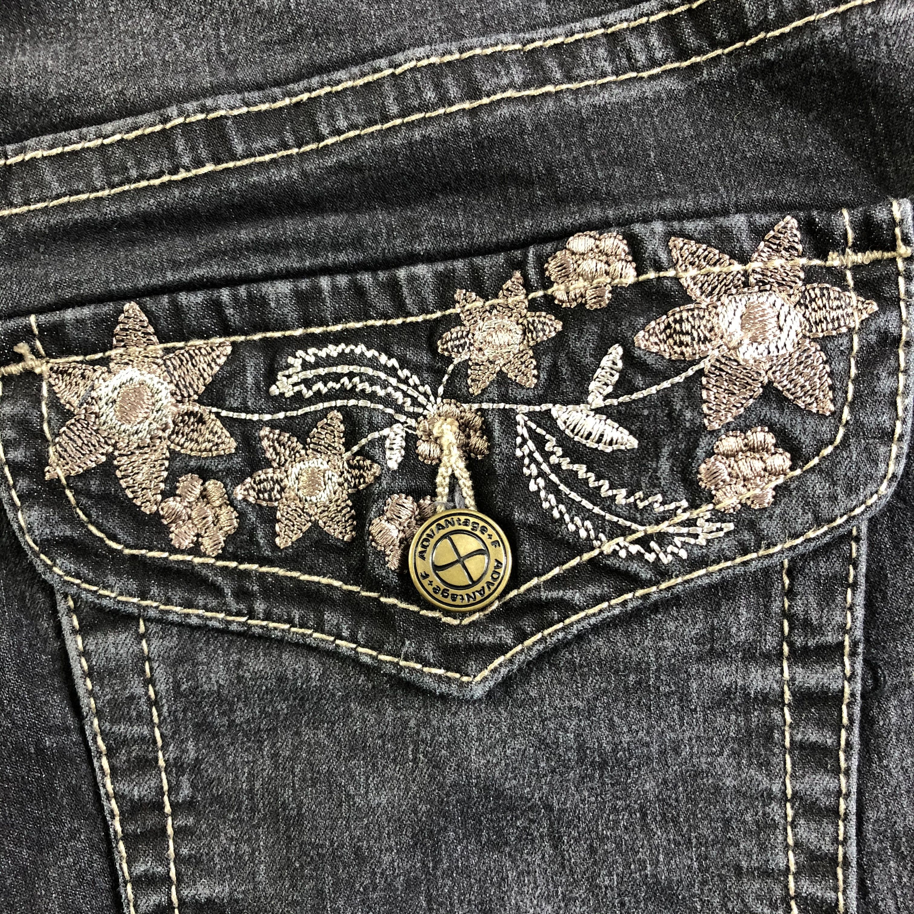 Japanese Brand Japanese Brand Flared Jeans Embroidery Denim KJ2955 Size US 30 / EU 46 - 6 Thumbnail