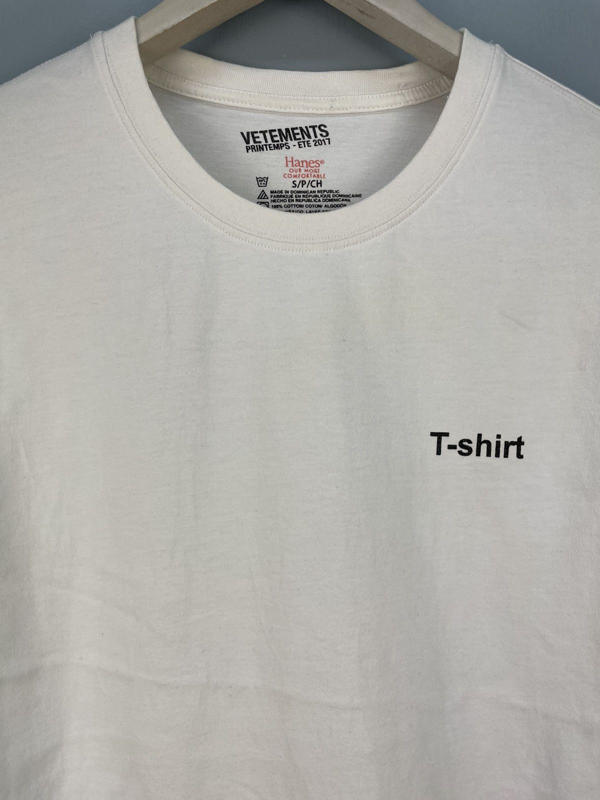 Vetements Vetements printemps - ete 2017 T-Shirt Size US S / EU 44-46 / 1 - 3 Thumbnail