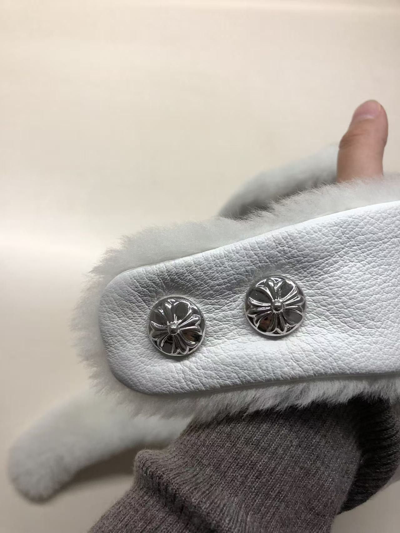 Chrome Hearts Chrome Hearts Silver Button White Fur Hat With Ear Flaps Size ONE SIZE - 9 Thumbnail