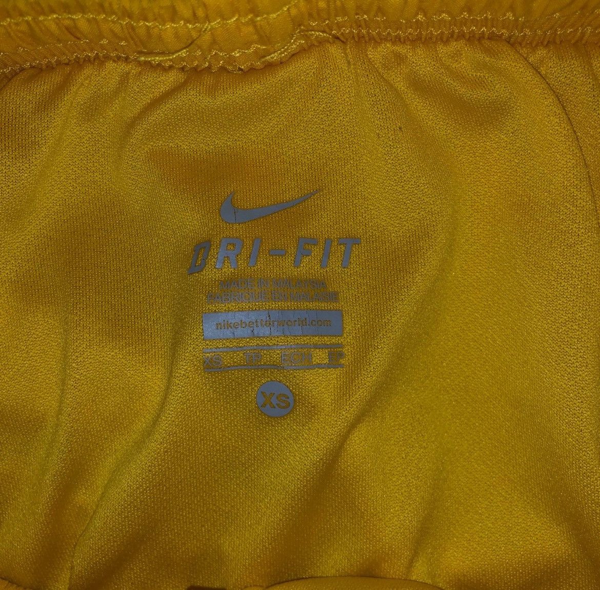 Nike Nike Shorts yellow Size 24" / US 00 / IT 34 - 3 Thumbnail
