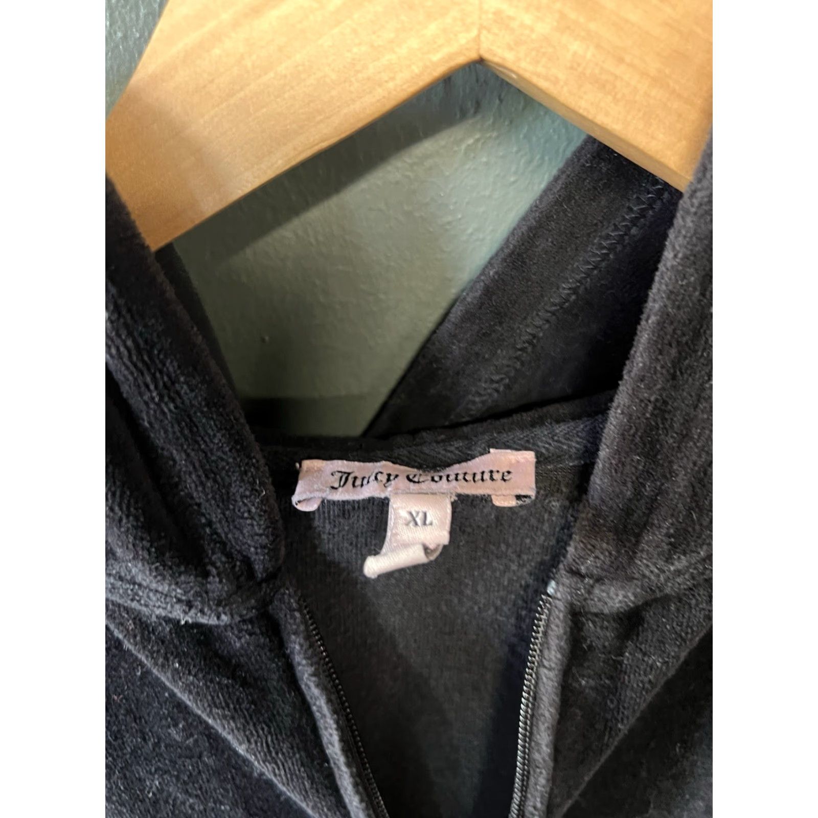 Juicy Couture Juicy Couture Womens Black Velour Full Zip Hooded Sweatshirt XL Sweatshirt Long Sleeve Zip Hooded Velour Sweatshirt Activewear Womens XL Size XL / US 12-14 / IT 48-50 - 3 Thumbnail