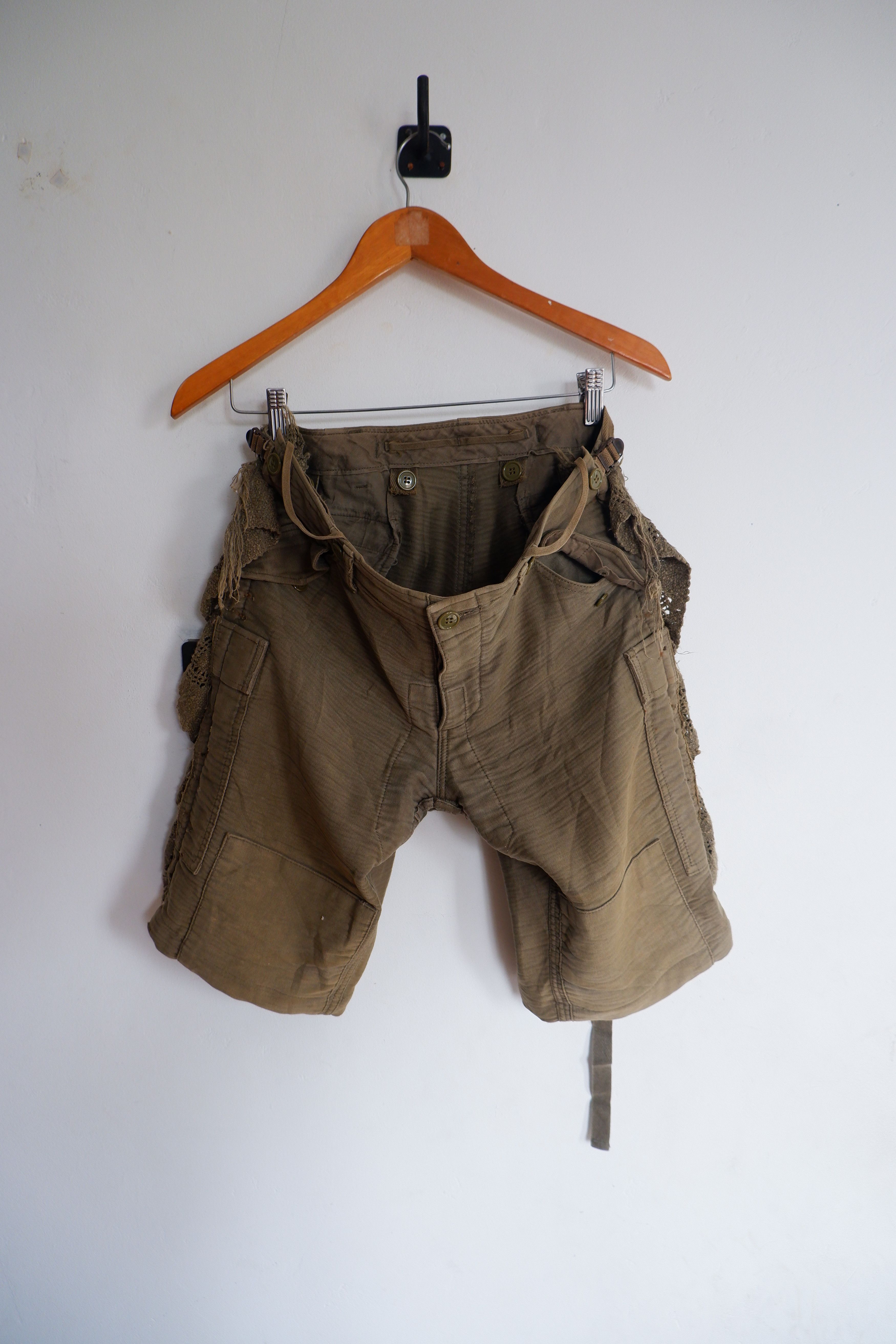Maison MIHARA YASUHIRO Vintage Miharayasuhiro Reconstructed Cargo Shorts Size US 30 / EU 46 - 1 Thumbnail