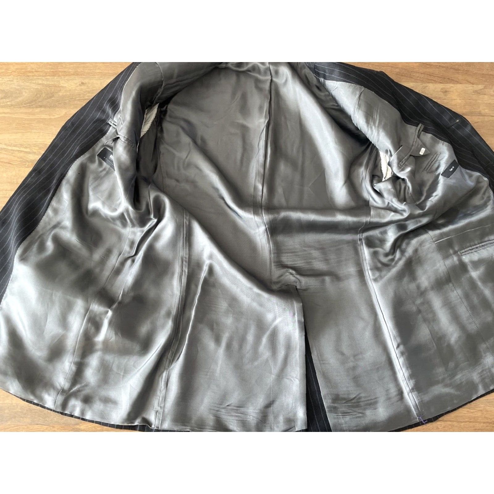 Hugo Boss VINTAGE Hugo Boss Blazer Mens 42L Gray Pinstripe Wool 3-Button Single-Breasted Notch Lapel Long Coat Jacket Front Jacket Size 42R - 7 Thumbnail