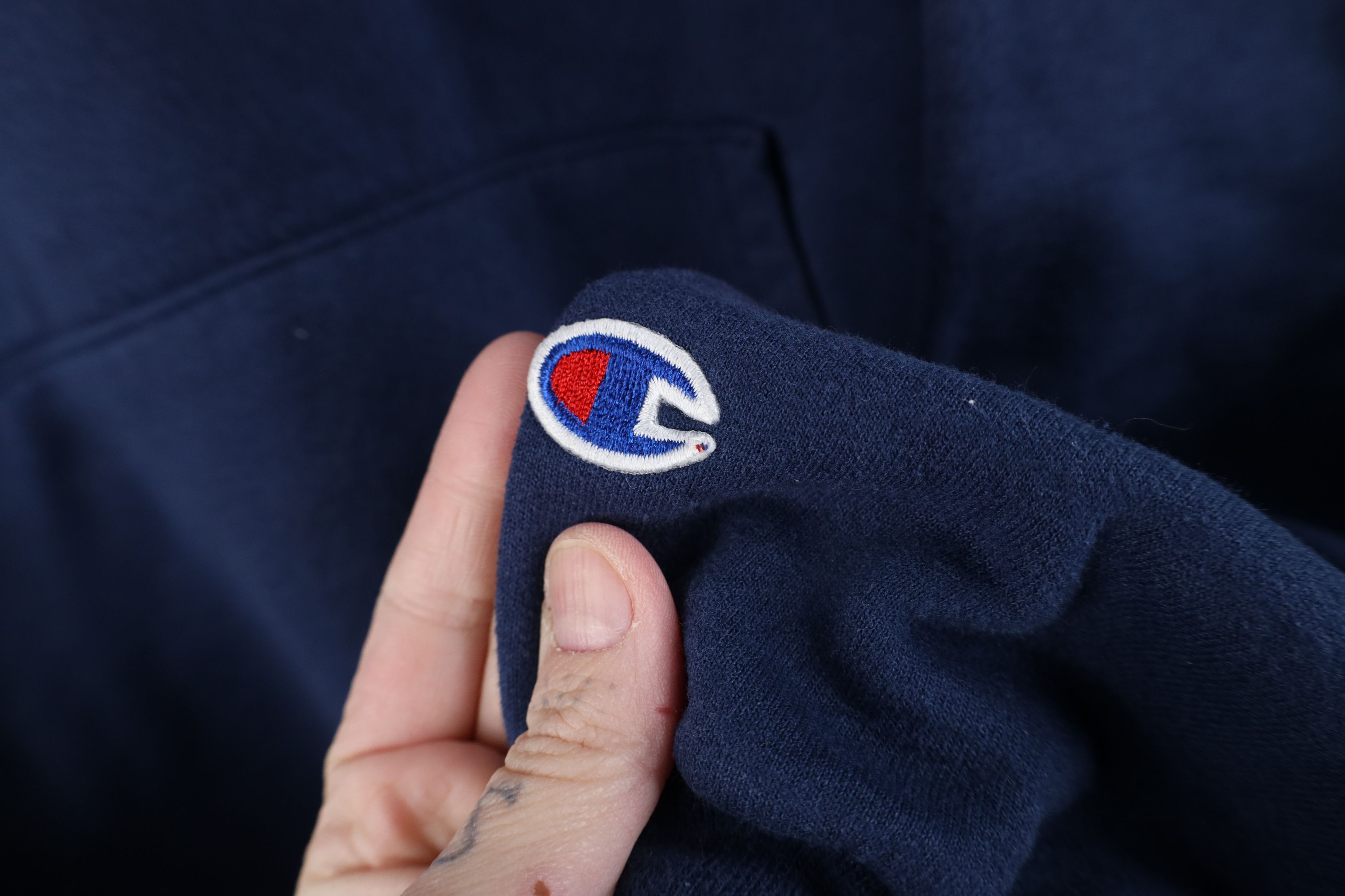 Champion Vintage 90s Champion Spell Out Hoodie Sweatshirt Navy Blue Size US L / EU 52-54 / 3 - 7 Thumbnail