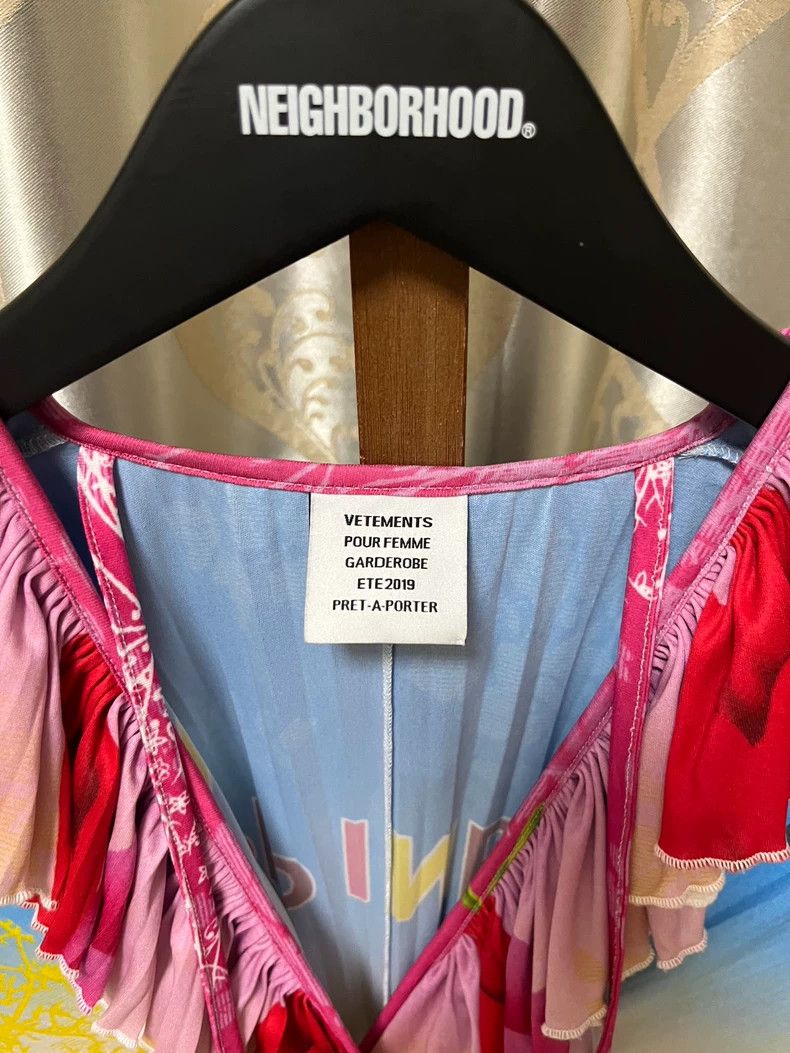 Vetements Vetements 19ss Showpiece Happy Rose Cloak Size XS / US 0-2 / IT 36-38 - 6 Thumbnail