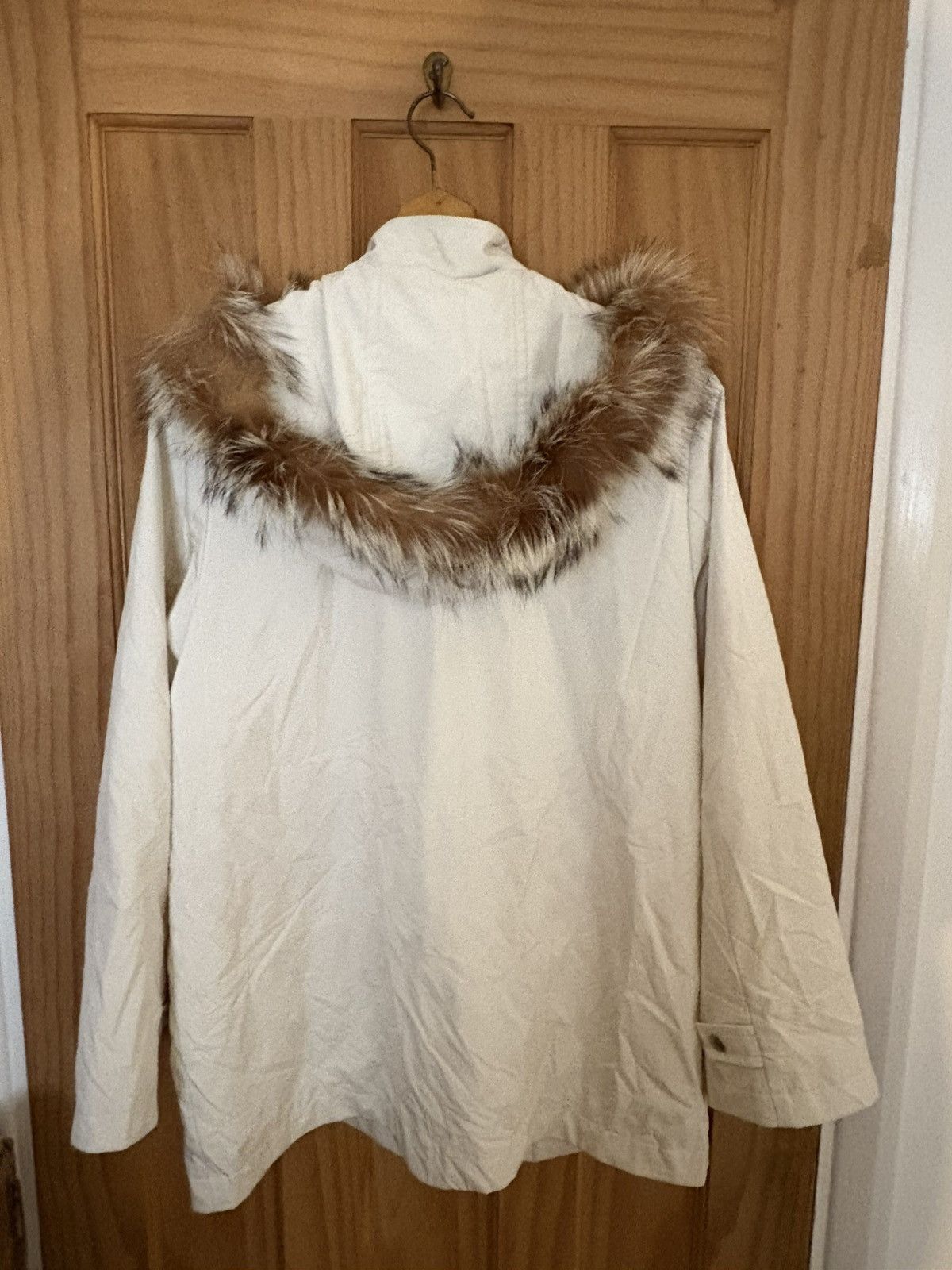 Courreges Fur Hood White Courreges Jacket Size M / US 6-8 / IT 42-44 - 2 Thumbnail