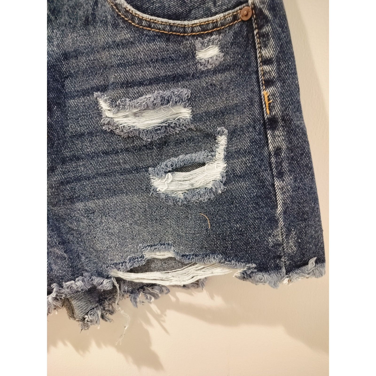Other KanCan High Rise Distressed Shorts Button Fly Size 27 * Size 27" / US 4 / IT 40 - 3 Thumbnail