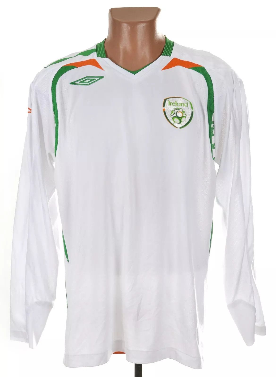 Umbro IRELAND 2008/2009 AWAY FOOTBALL SHIRT UMBRO L PLAYER ISSUE Size US L / EU 52-54 / 3 - 1 Thumbnail