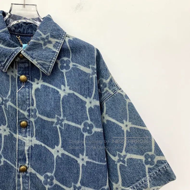Louis Vuitton Louis Vuitton 24 blue logo print full print lapel single b Size US L / EU 52-54 / 3 - 3 Thumbnail
