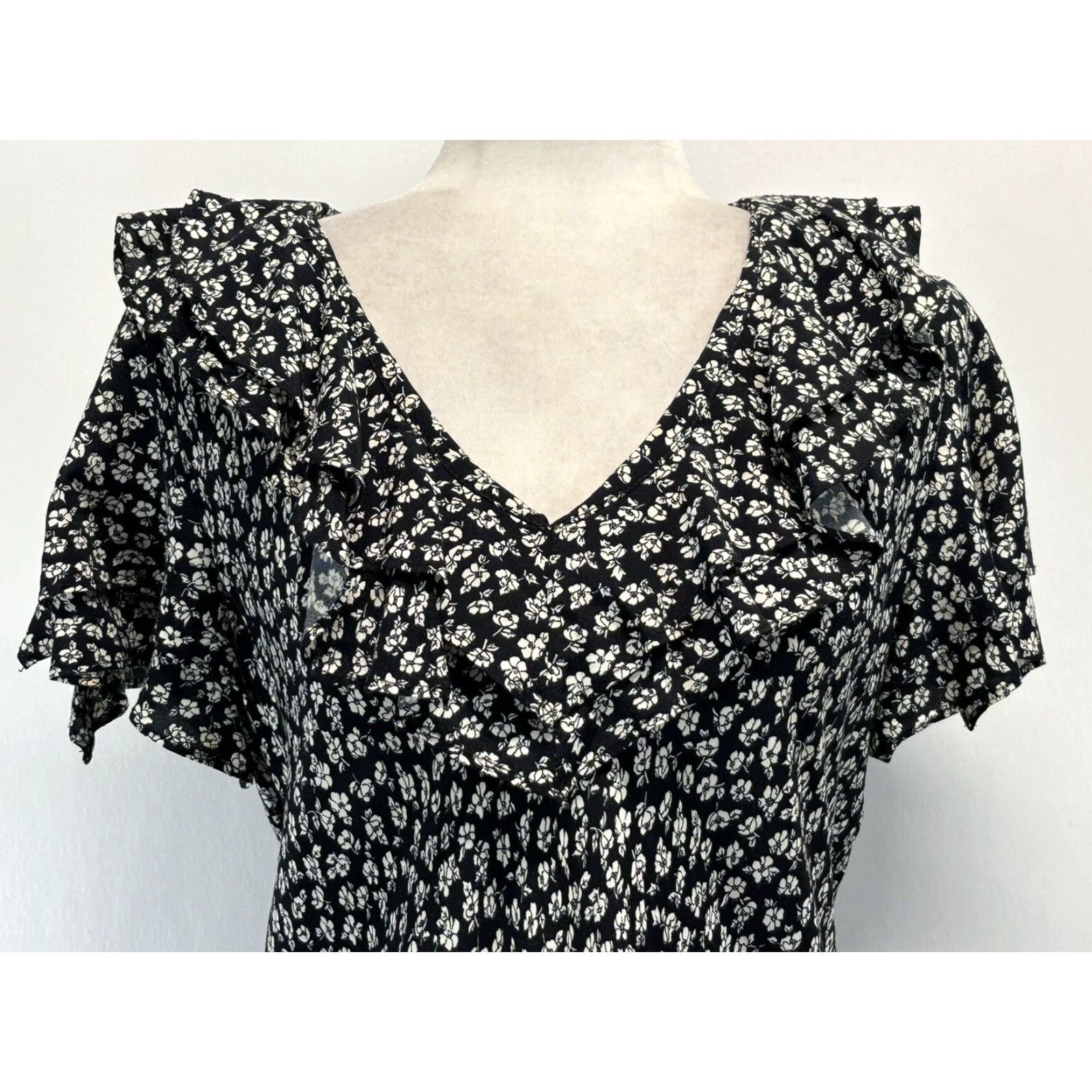 Vintage VINTAGE Betsy Lauren Floral Midi Dress White Grunge Ruffle Sz 8 Womens 90s Size M / US 6-8 / IT 42-44 - 5 Thumbnail