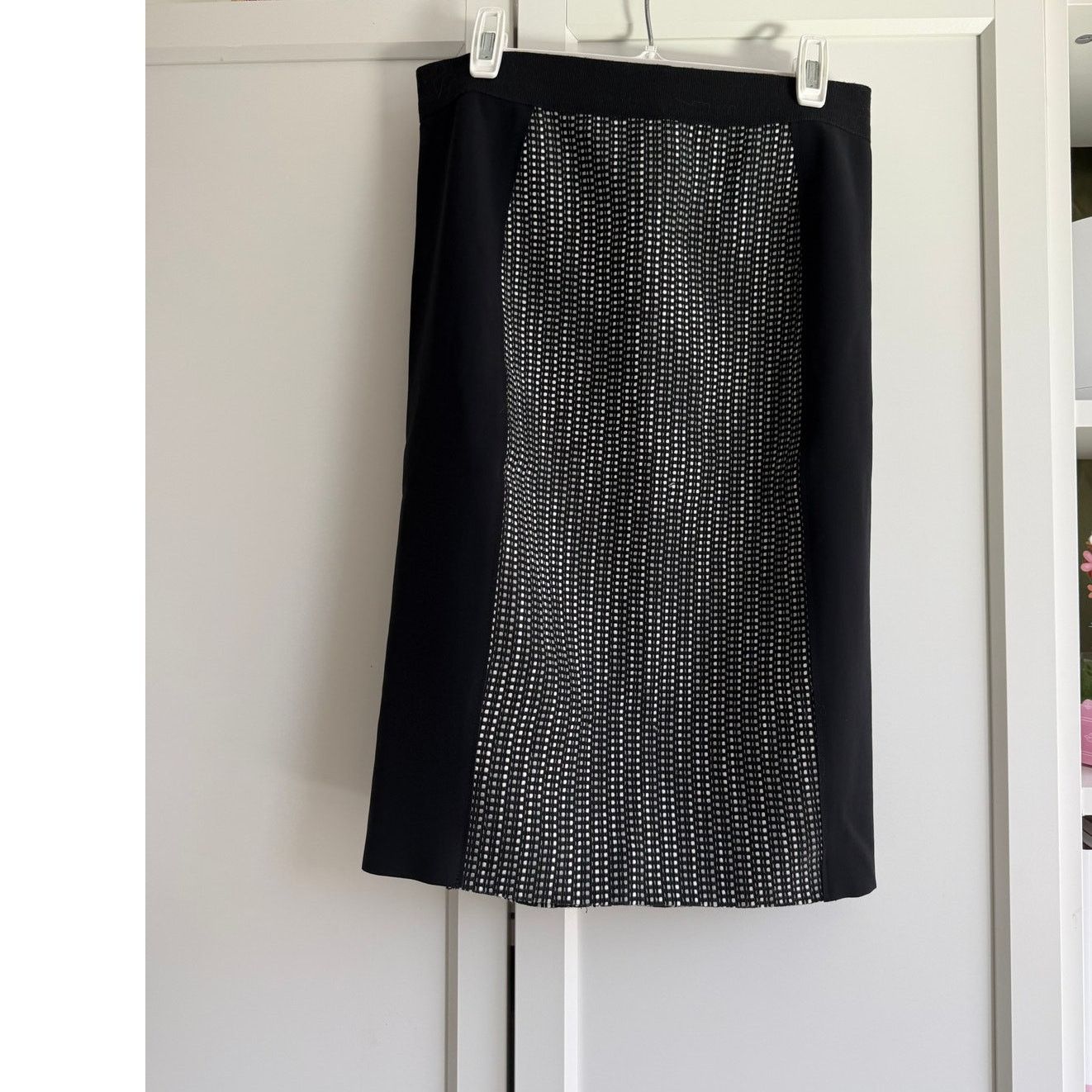 Elie Tahari Elie Tahari Black Mesh Zip Pencil Skirt Women US 2 - D008 Size 26" / US 2 / IT 38 - 3 Thumbnail