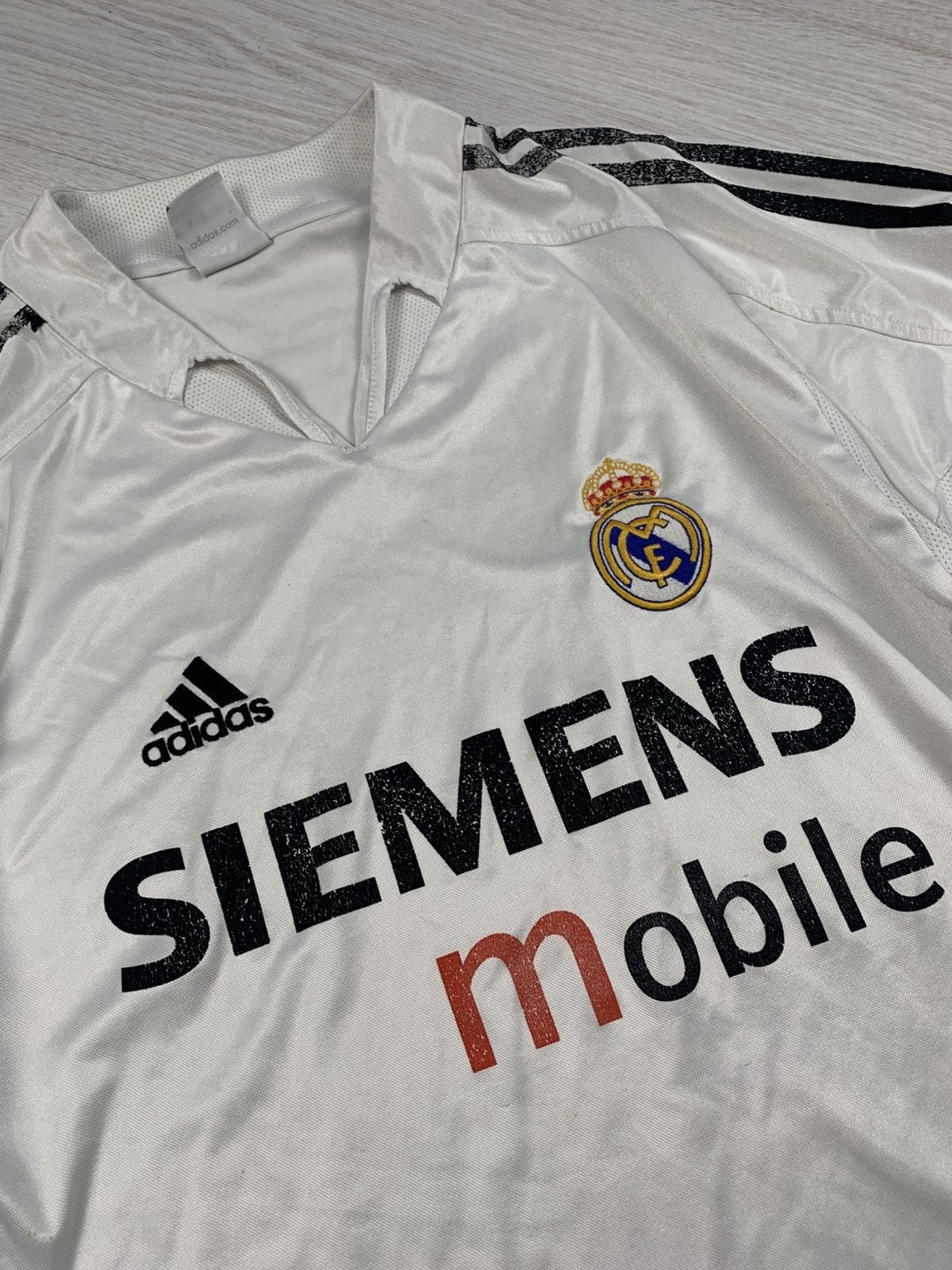 Adidas REAL MADRID 2004/2005 HOME FOOTBALL LONG SLEEVE ADIDAS SHIRT Size US L / EU 52-54 / 3 - 6 Thumbnail