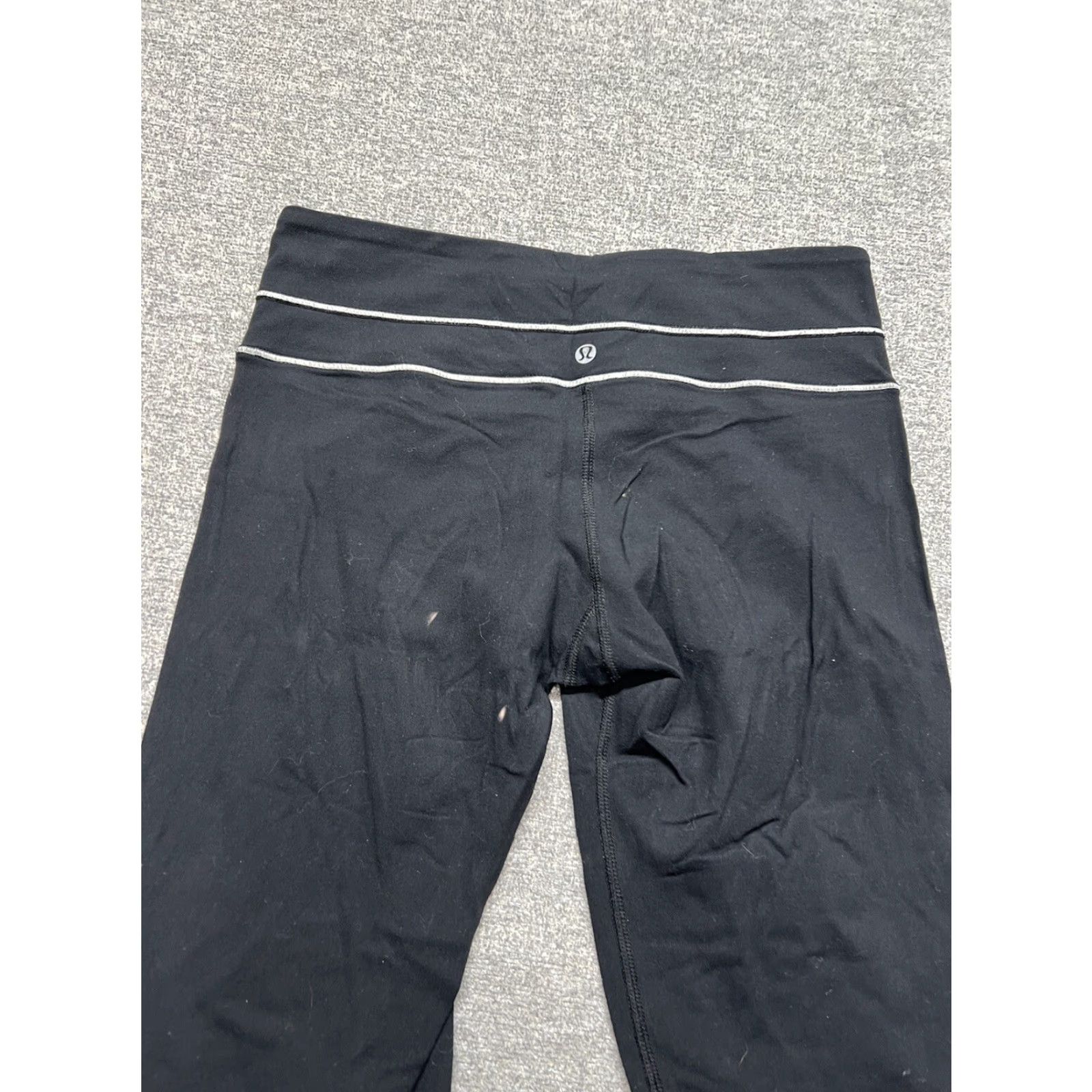 Lululemon LULULEMON Gather & Crow Crop Leggings Women’s 6 Gray 23” Black 26 in Waist XS? No — keep as is Size 28" / US 6 / IT 42 - 5 Thumbnail
