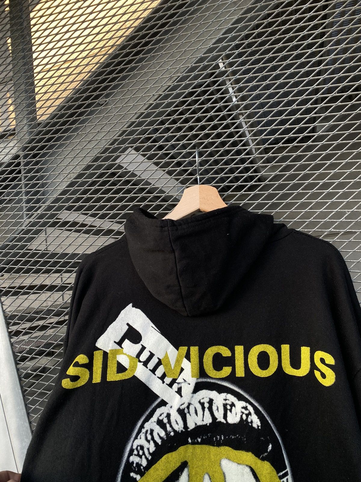 Band Tees Vintage Sex Pistols Sid Vicious Overprinted Hoodie Size US XL / EU 56 / 4 - 10 Thumbnail