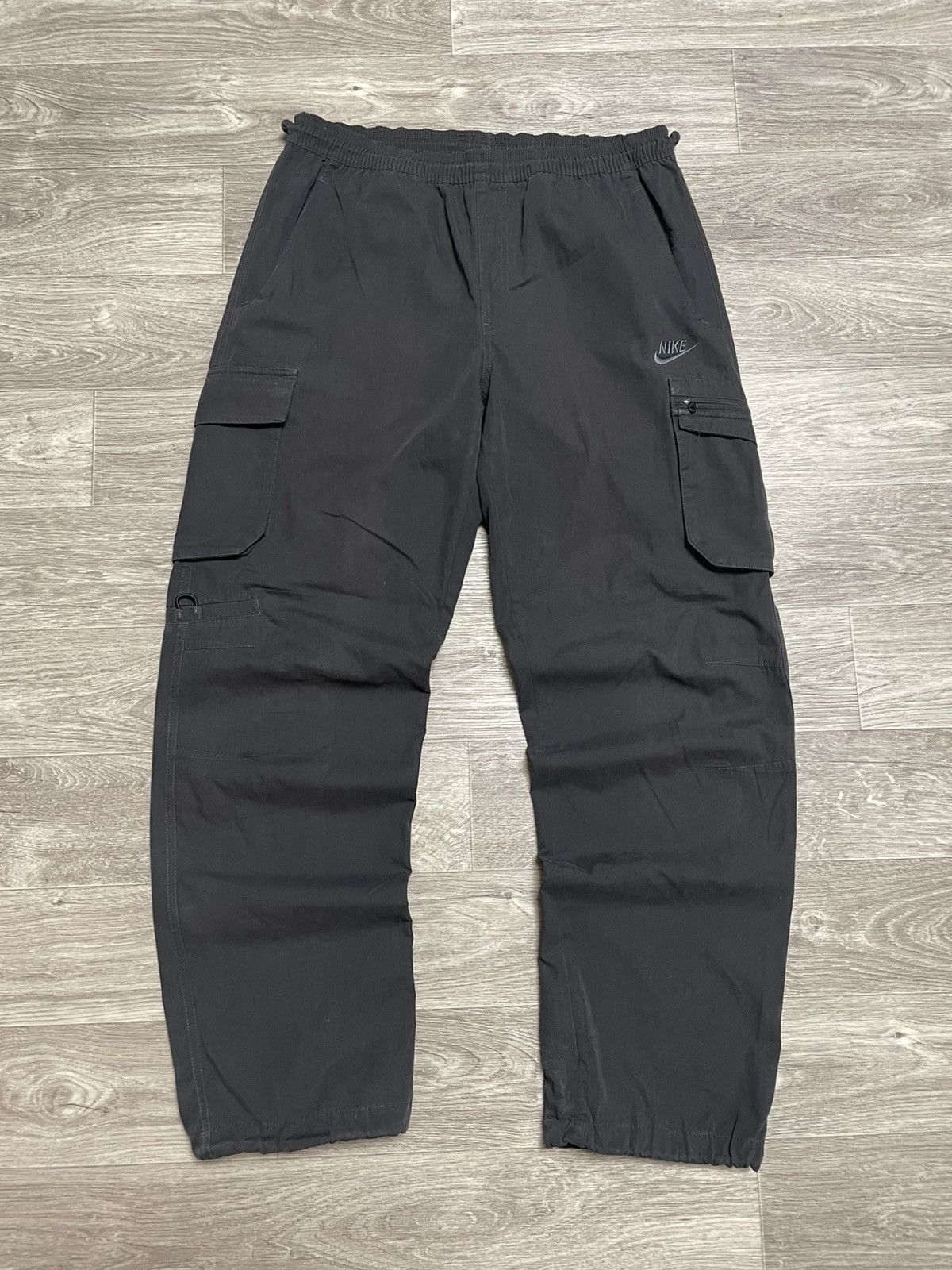 Nike Vintage Nike Black Cargo Parachute Pants Y2K Streetwear Size US 32 / EU 48 - 1 Thumbnail