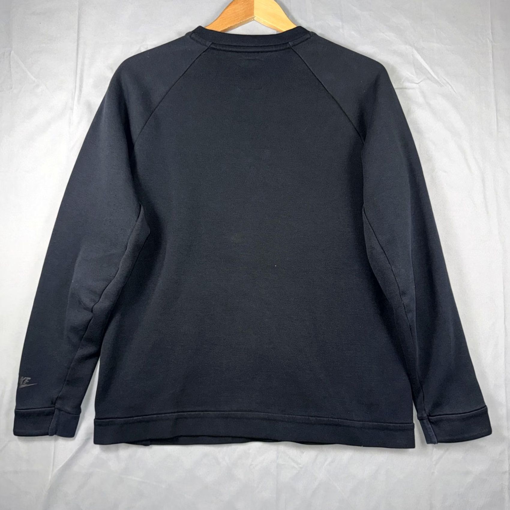 Nike Nike Tech Fleece Crewneck Sweatshirt Black Size M Men Pullover Pockets Logo Crew Neck Size US M / EU 48-50 / 2 - 2 Thumbnail